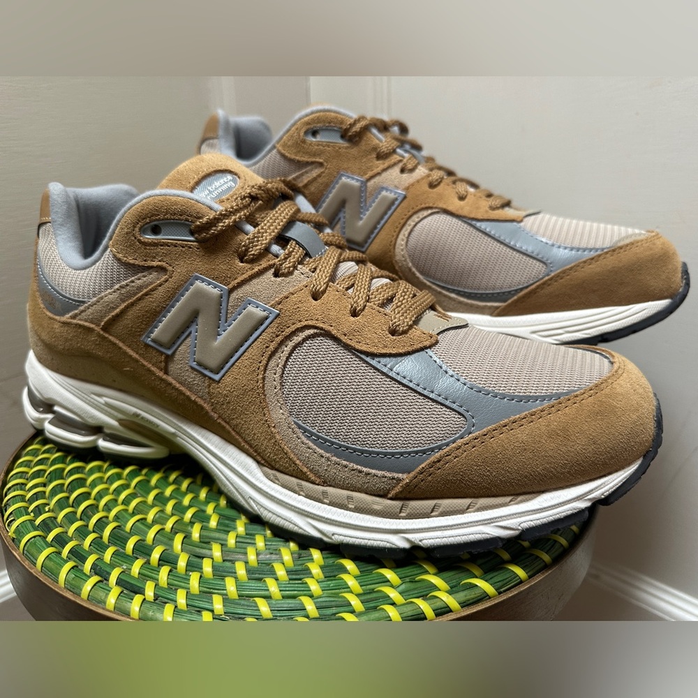 New Balance 2002R - Size: US Men’s 11
